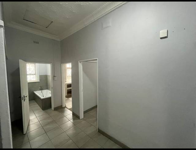 6 BEDROOM HOUSE FOR SALE IN GEDULD